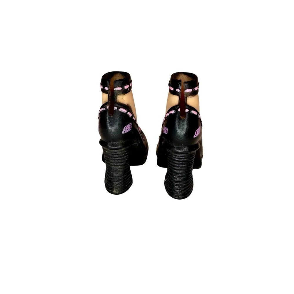 2006 My Scene Shoes Chelsea Mall Maniacs Barbie Doll High Heel Skechers EUC‎